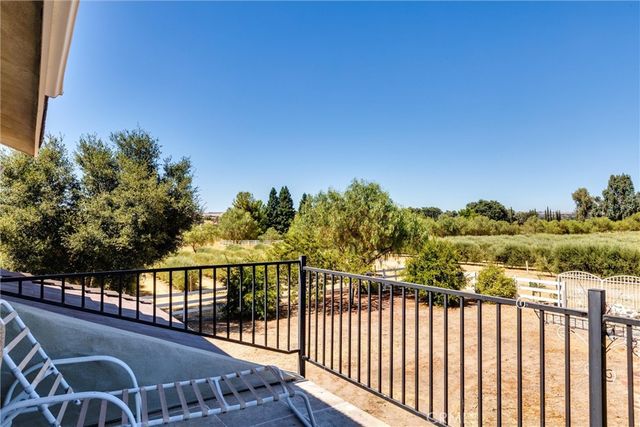 5055 Rancho La Loma Linda Drive, Paso Robles, CA 93446