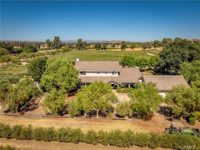 5055 Rancho La Loma Linda Drive, Paso Robles, CA 93446
