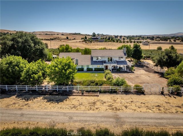 5055 Rancho La Loma Linda Drive, Paso Robles, CA 93446