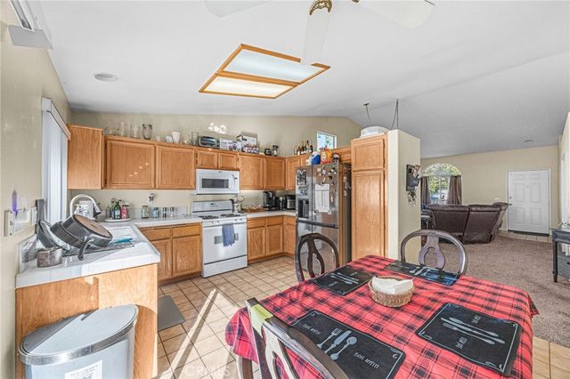 1078 Cornerstone Way, Corona, CA 92878