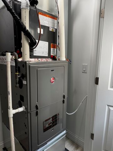 851 N Springfield Avenue, Chicago, IL 60651