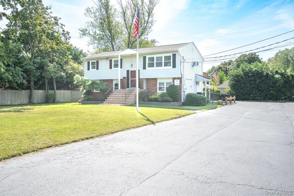 60 Little East Neck Road, Babylon, NY 11702 — exterior