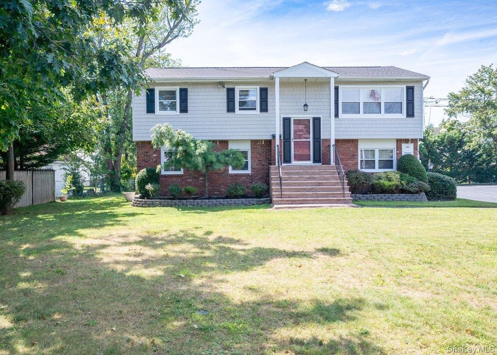 60 Little East Neck Road, Babylon, NY 11702 — photo 2