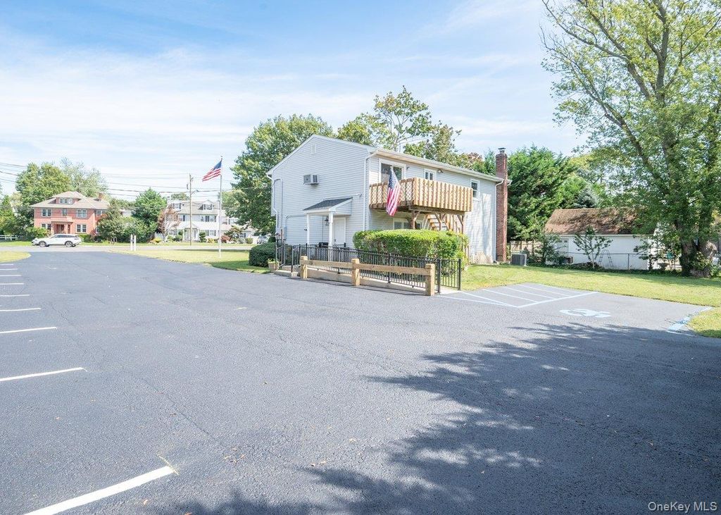 60 Little East Neck Road, Babylon, NY 11702 — photo 4