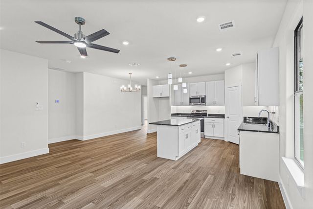 2905 Brazos River Drive, Granbury, TX 76048