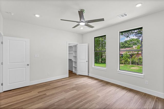 2905 Brazos River Drive, Granbury, TX 76048