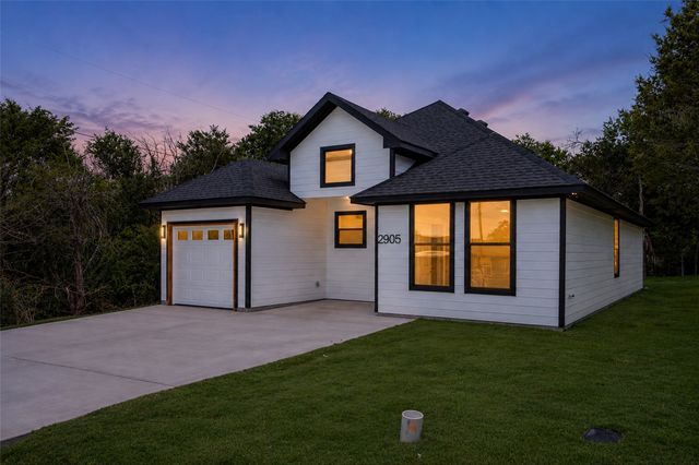 2905 Brazos River Drive, Granbury, TX 76048