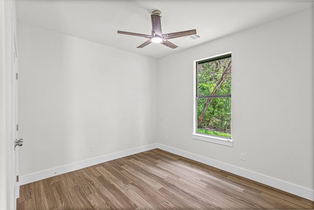 2905 Brazos River Drive, Granbury, TX 76048