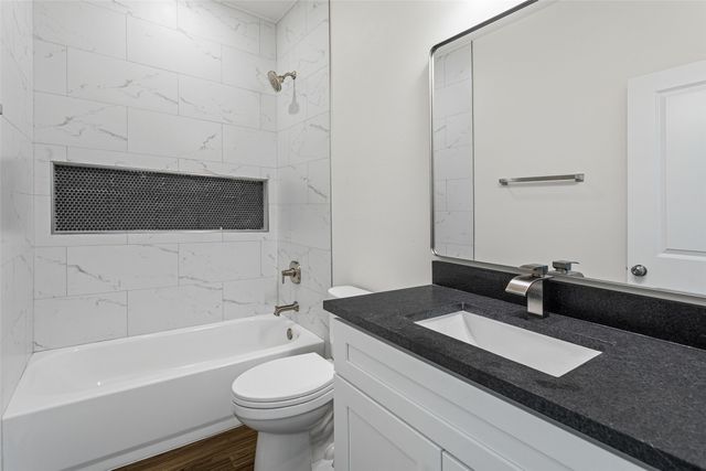 2905 Brazos River Drive, Granbury, TX 76048