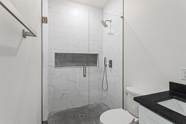 2905 Brazos River Drive, Granbury, TX 76048