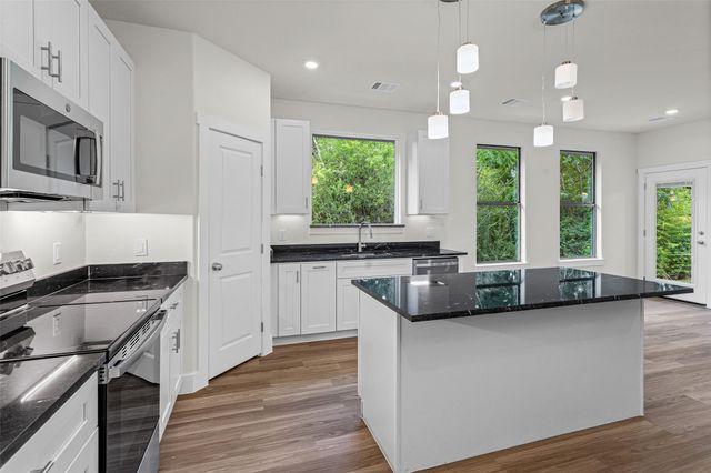 2905 Brazos River Drive, Granbury, TX 76048