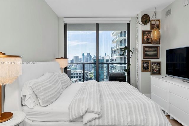 121 NE 34th St 2502, Miami, FL 33137