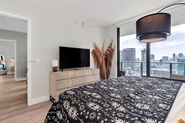 121 NE 34th St 2502, Miami, FL 33137