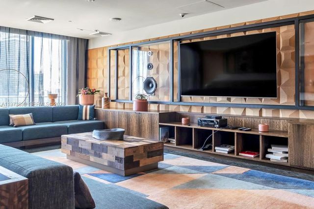 121 NE 34th St 2502, Miami, FL 33137