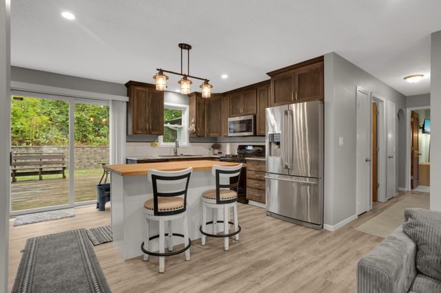 3937 77th Street E, Inver Grove Heights, MN 55076