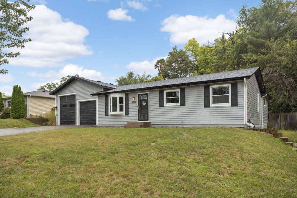 3937 77th Street E, Inver Grove Heights, MN 55076