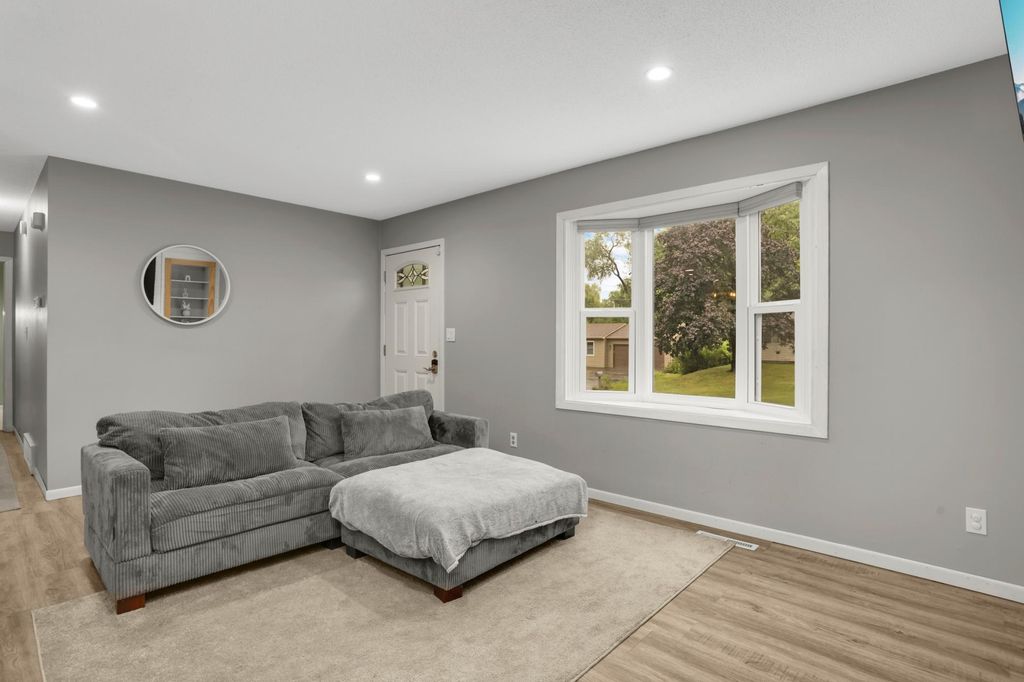 3937 77th Street E, Inver Grove Heights, MN 55076 — photo 4