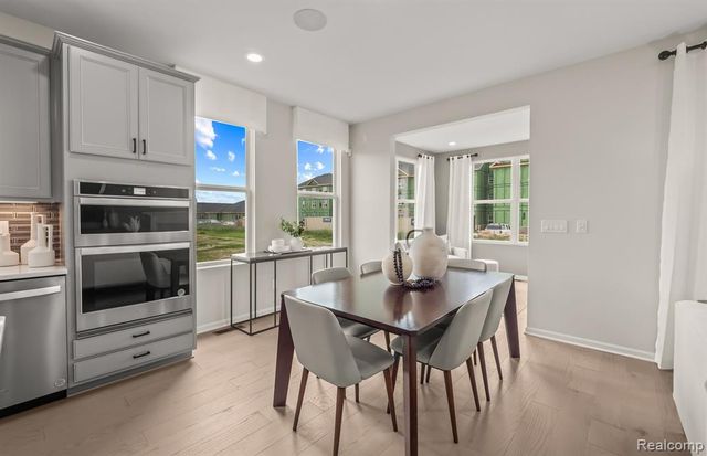 42760 Arbor Drive, Clinton Township, MI 48038