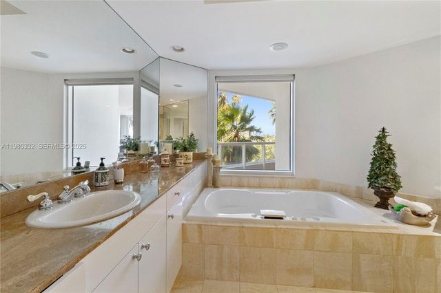 21050 Point Pl 604, Aventura, FL 33180