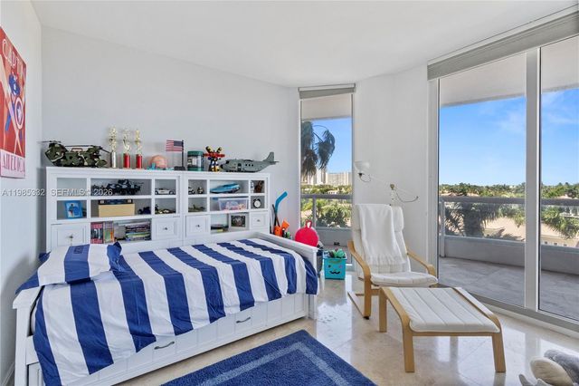 21050 Point Pl 604, Aventura, FL 33180