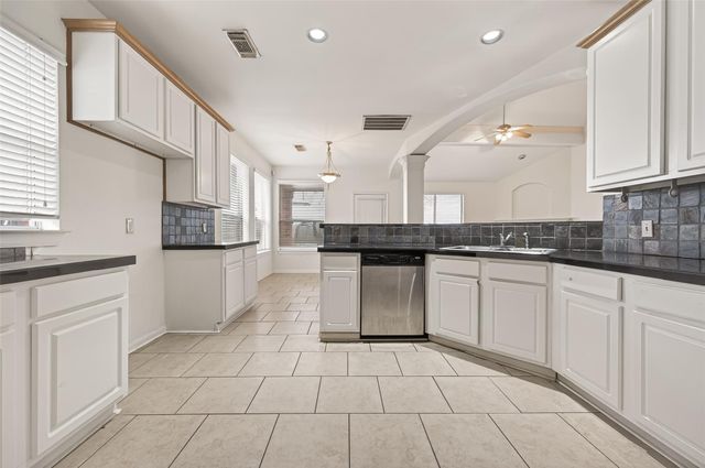 14914 W Bend Dr, Houston, TX 77082