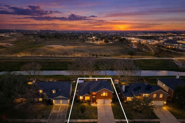 14914 W Bend Dr, Houston, TX 77082