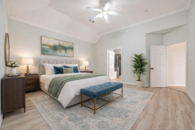 14914 W Bend Dr, Houston, TX 77082