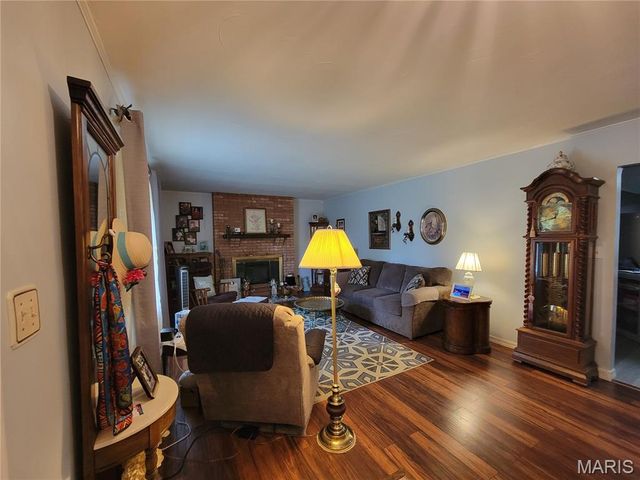 1317 Bridlespur Lane, Troy, IL 62294