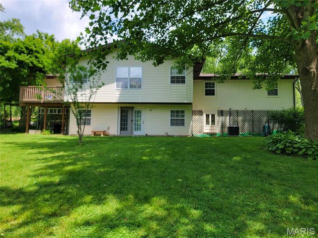 1317 Bridlespur Lane, Troy, IL 62294