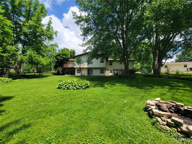1317 Bridlespur Lane, Troy, IL 62294