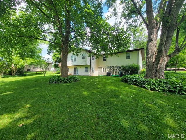 1317 Bridlespur Lane, Troy, IL 62294