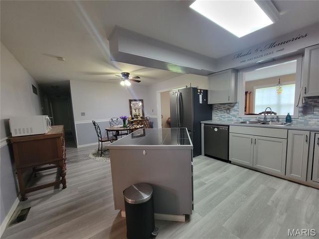 1317 Bridlespur Lane, Troy, IL 62294