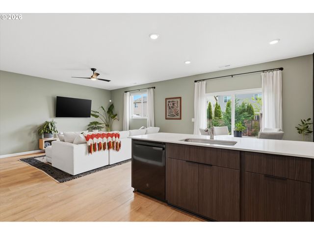 2316 Nw MATTEO Dr, Mc Minnville, OR 97128