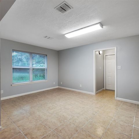 813 Glen Hollow Court, Conroe, TX 77385