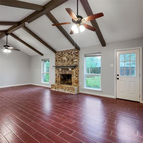 813 Glen Hollow Court, Conroe, TX 77385