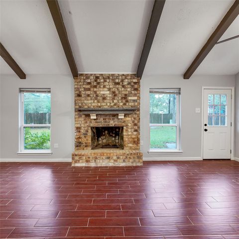 813 Glen Hollow Court, Conroe, TX 77385