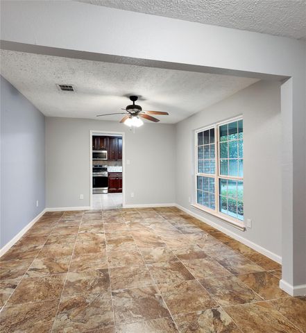 813 Glen Hollow Court, Conroe, TX 77385