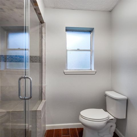 813 Glen Hollow Court, Conroe, TX 77385