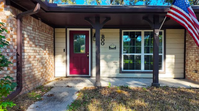 813 Glen Hollow Court, Conroe, TX 77385