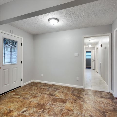 813 Glen Hollow Court, Conroe, TX 77385