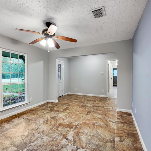 813 Glen Hollow Court, Conroe, TX 77385