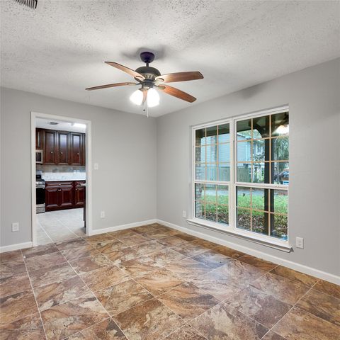 813 Glen Hollow Court, Conroe, TX 77385