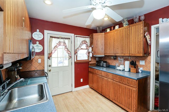 48 Pine Street, Hicksville, NY 11801