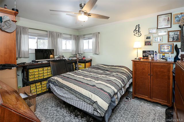 48 Pine Street, Hicksville, NY 11801