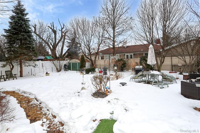 48 Pine Street, Hicksville, NY 11801