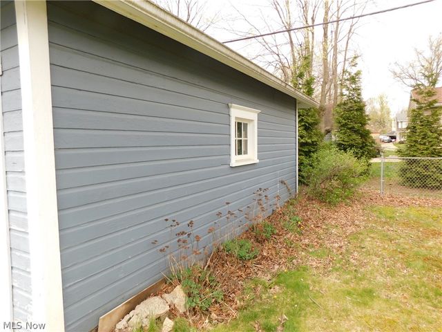 1915 34th Street NW, Canton, OH 44709