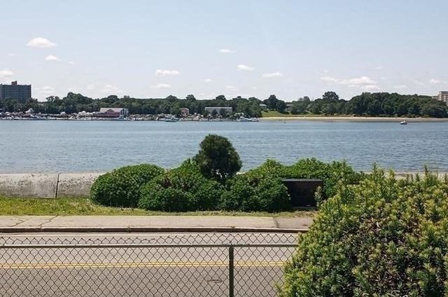 274 Palmer St, Quincy, MA 02169