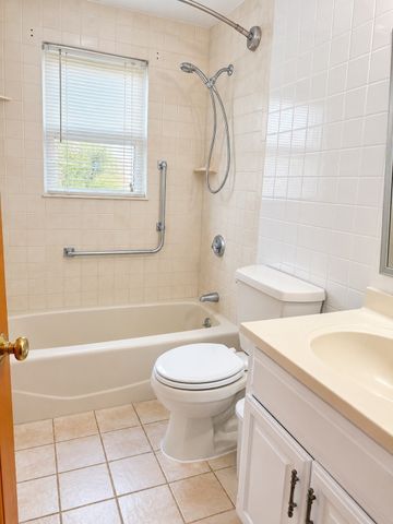 274 Palmer St, Quincy, MA 02169