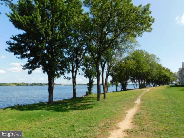 6007 RIVERFRONT DR, Palmyra, NJ 08065