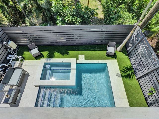 2514 NE 21st Street A, Fort Lauderdale, FL 33305